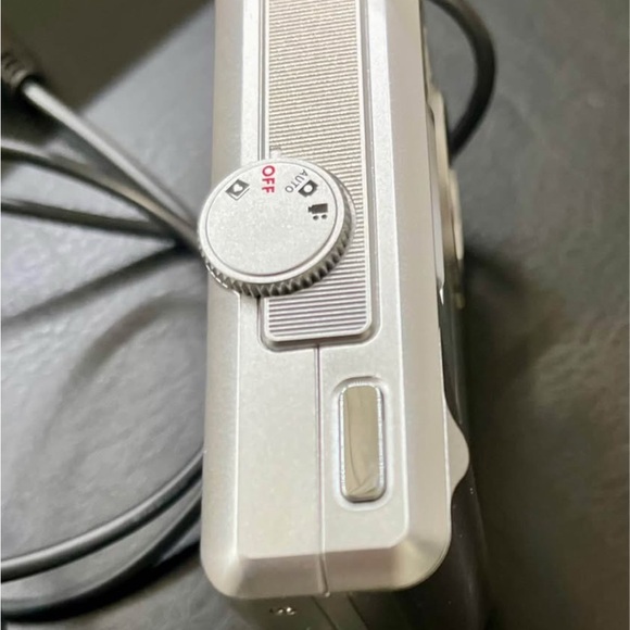 Kodak EasyShare C530 Silver Digital Camera with 5.0 MP refurbished - Picture 6 of 6